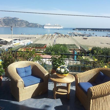 شقة Terrazza Sul Mare جيارديني ناكسوس الغرفة الصورة