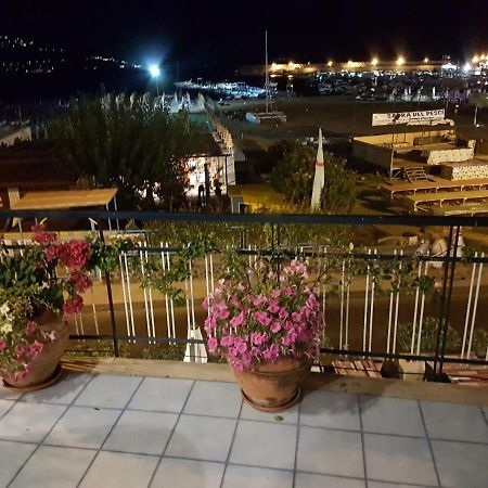 شقة Terrazza Sul Mare جيارديني ناكسوس المظهر الخارجي الصورة