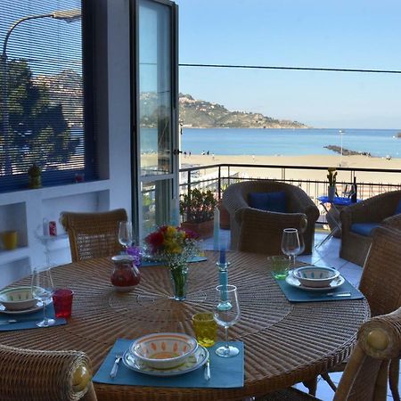 شقة Terrazza Sul Mare جيارديني ناكسوس المظهر الخارجي الصورة