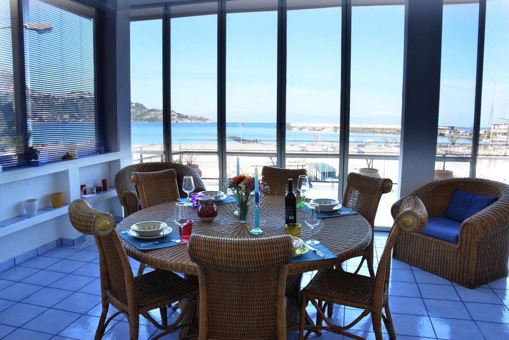 شقة Terrazza Sul Mare جيارديني ناكسوس المظهر الخارجي الصورة