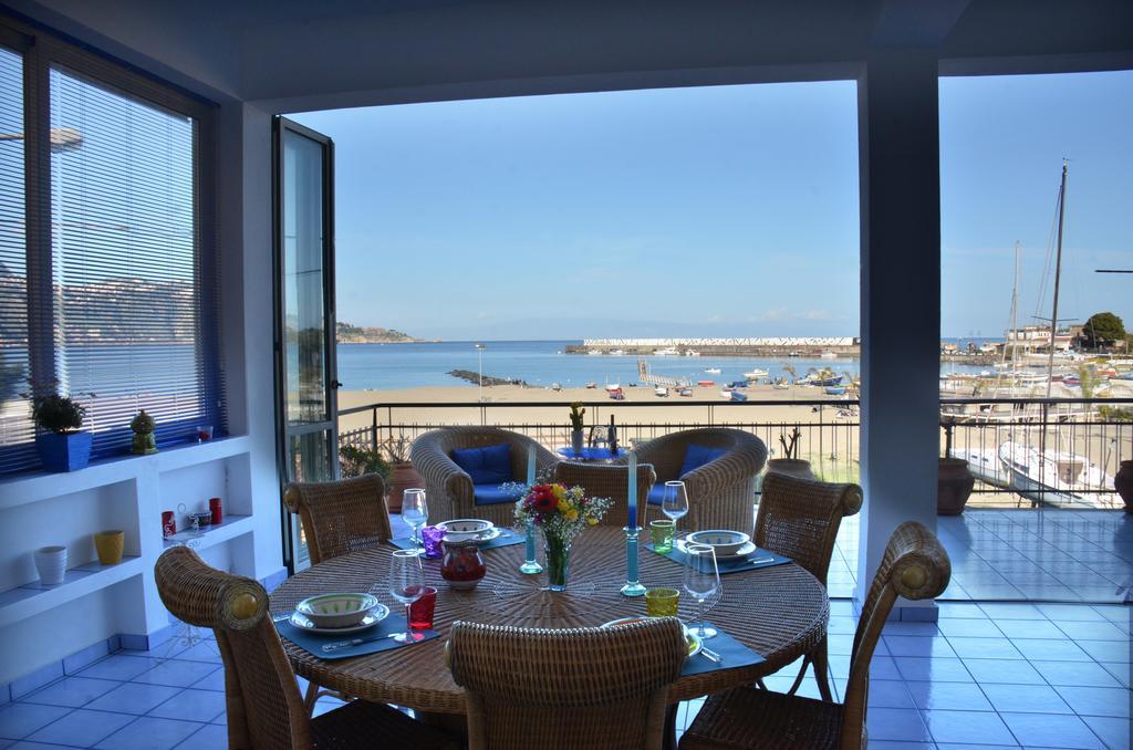 شقة Terrazza Sul Mare جيارديني ناكسوس المظهر الخارجي الصورة
