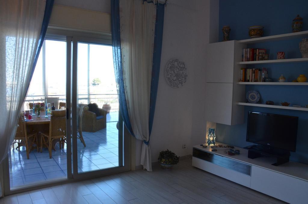 شقة Terrazza Sul Mare جيارديني ناكسوس المظهر الخارجي الصورة