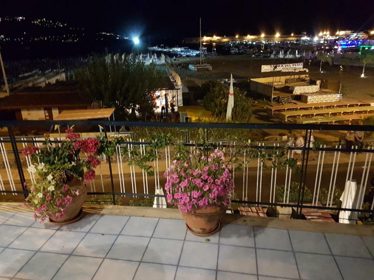شقة Terrazza Sul Mare جيارديني ناكسوس المظهر الخارجي الصورة
