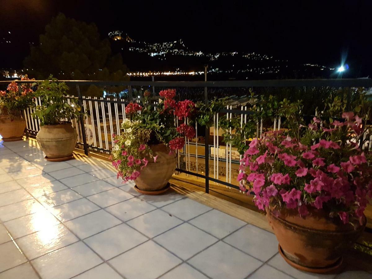 شقة Terrazza Sul Mare جيارديني ناكسوس المظهر الخارجي الصورة